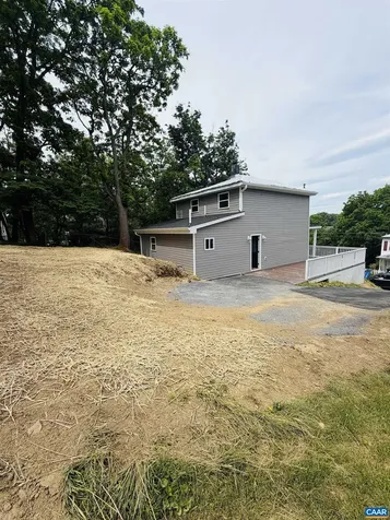 427 Montgomery Avenue Staunton VA 24401