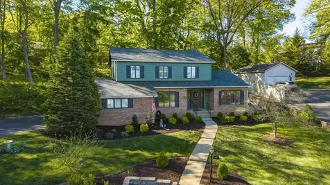 807 Brae Burn Place N Staunton VA 24401