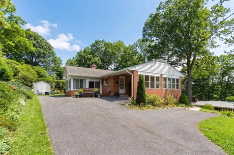 525 Robin Street Staunton VA 24401