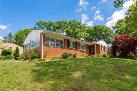 525 Robin Street Staunton VA 24401