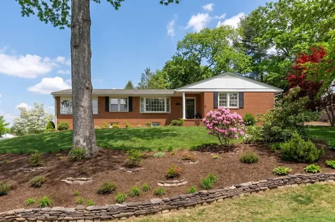 525 Robin Street Staunton VA 24401