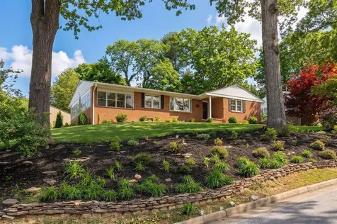 525 Robin Street Staunton VA 24401