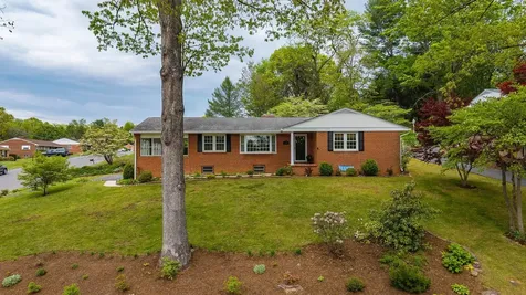 525 Robin Street Staunton VA 24401