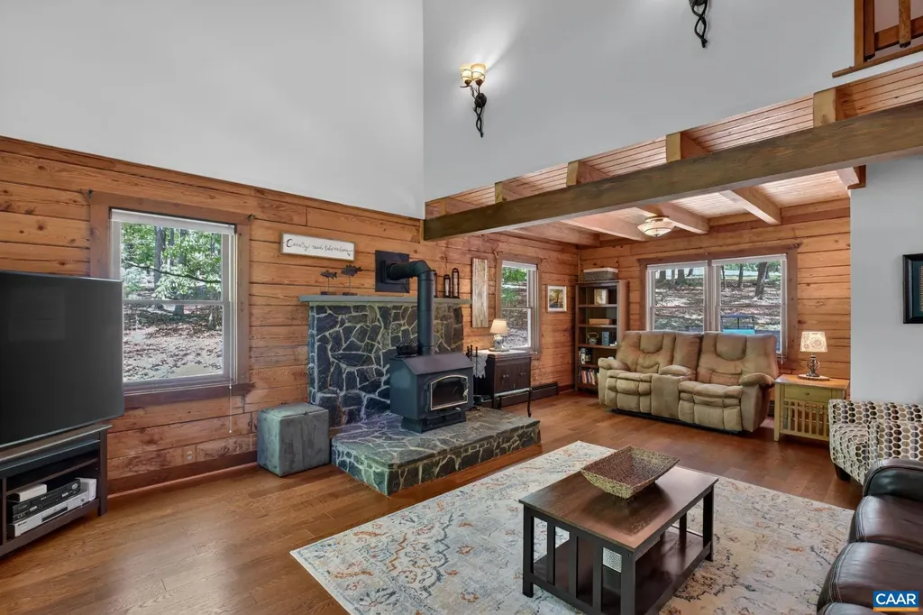 279 Jefferson Drive Palmyra VA 22963