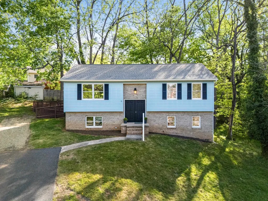 3 Sullivan Street Staunton VA 24401