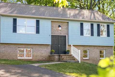 3 Sullivan Street Staunton VA 24401