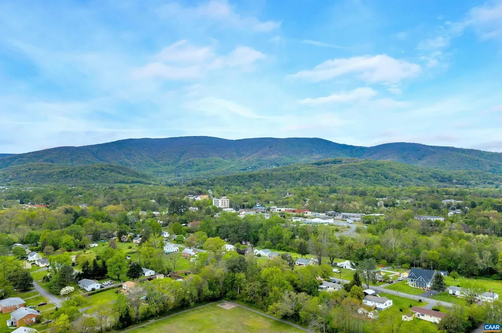 5527 Stonegate Lane Crozet VA 22932