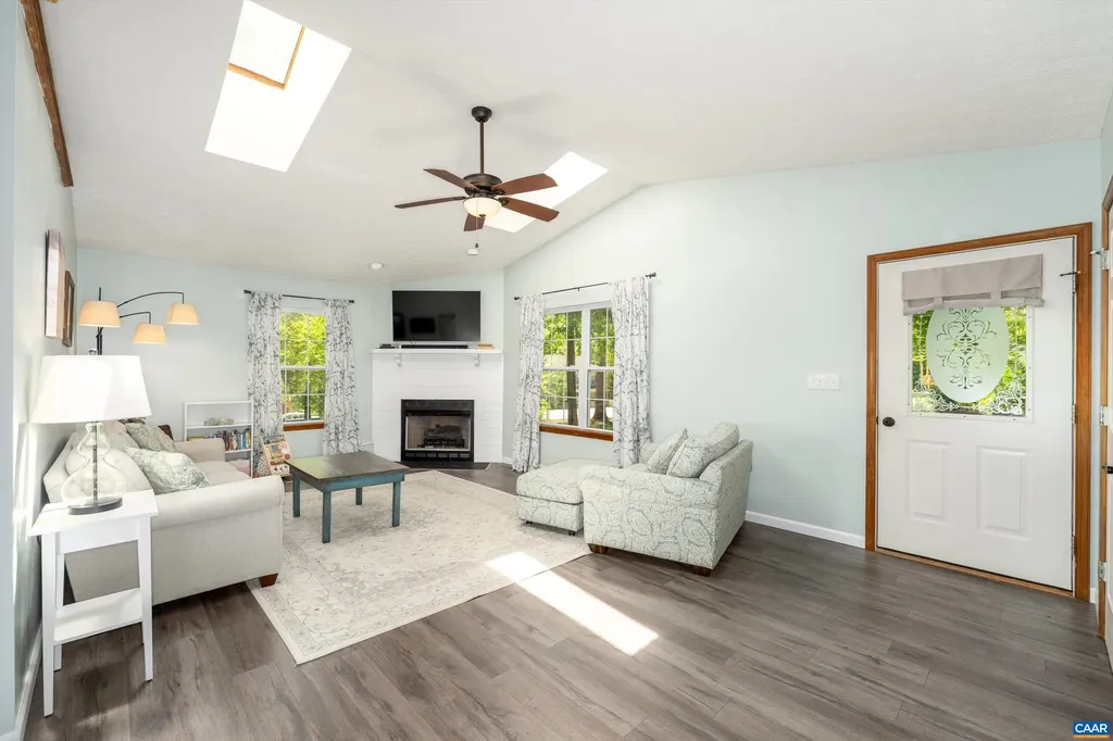 23 Arapaho Trail Palmyra VA 22963
