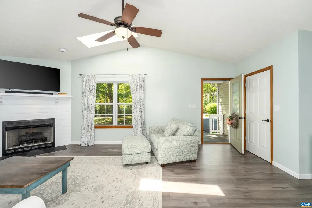 23 Arapaho Trail Palmyra VA 22963