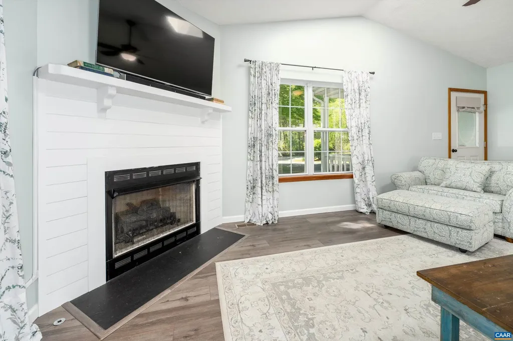23 Arapaho Trail Palmyra VA 22963