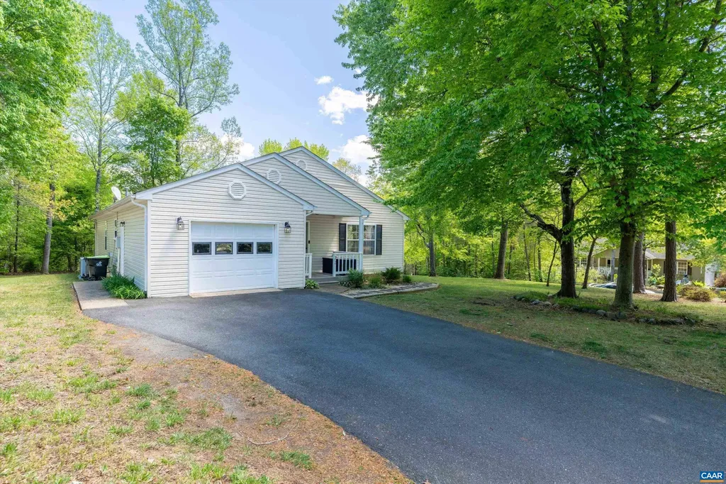 23 Arapaho Trail Palmyra VA 22963