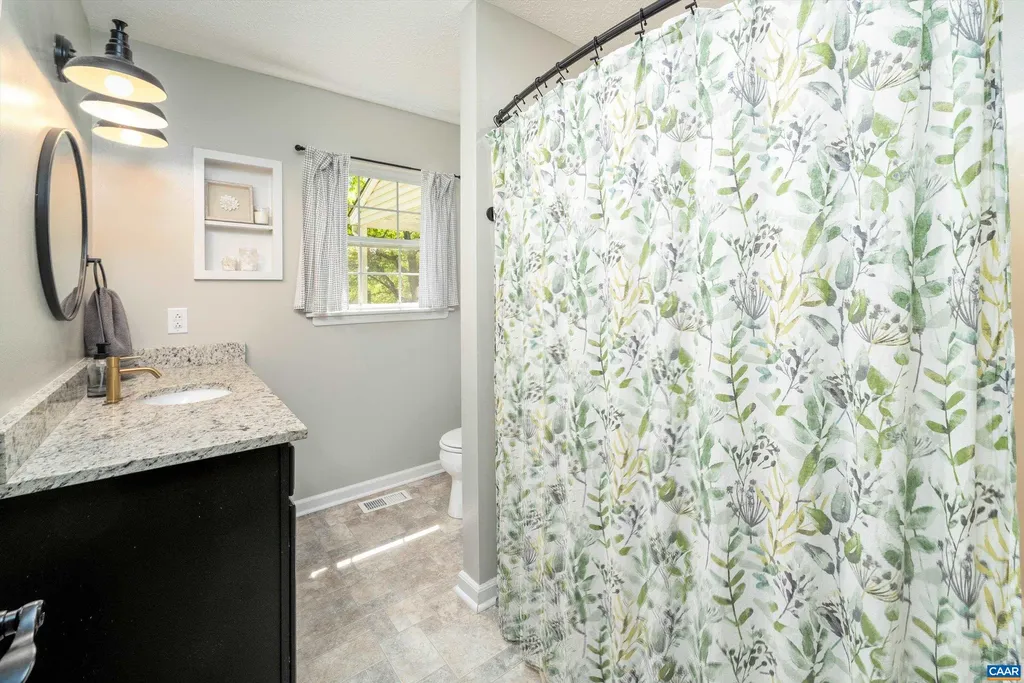 23 Arapaho Trail Palmyra VA 22963