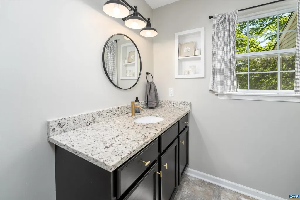 23 Arapaho Trail Palmyra VA 22963