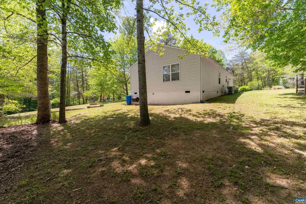 23 Arapaho Trail Palmyra VA 22963