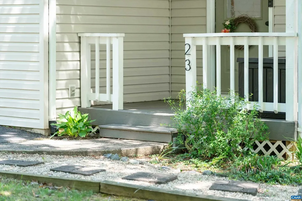 23 Arapaho Trail Palmyra VA 22963
