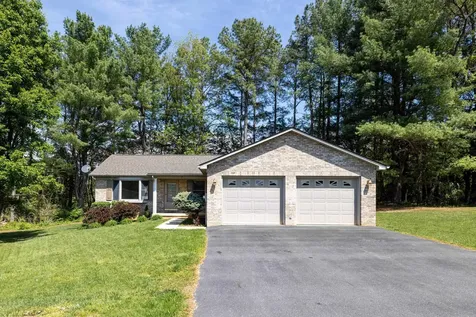 7 Blue Ridge Court Luray VA 22835