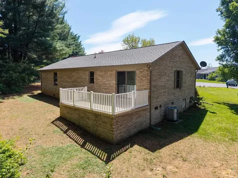 7 Blue Ridge Court Luray VA 22835