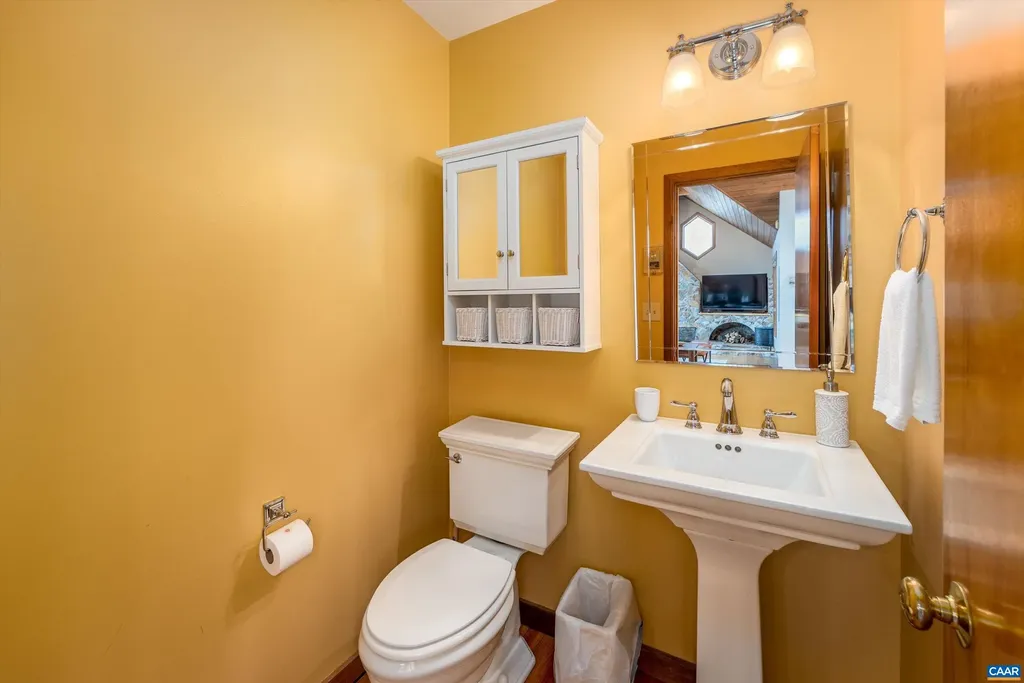 327 Crawfords Edge Roseland VA 22967
