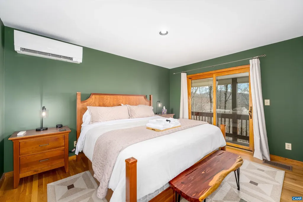 327 Crawfords Edge Roseland VA 22967
