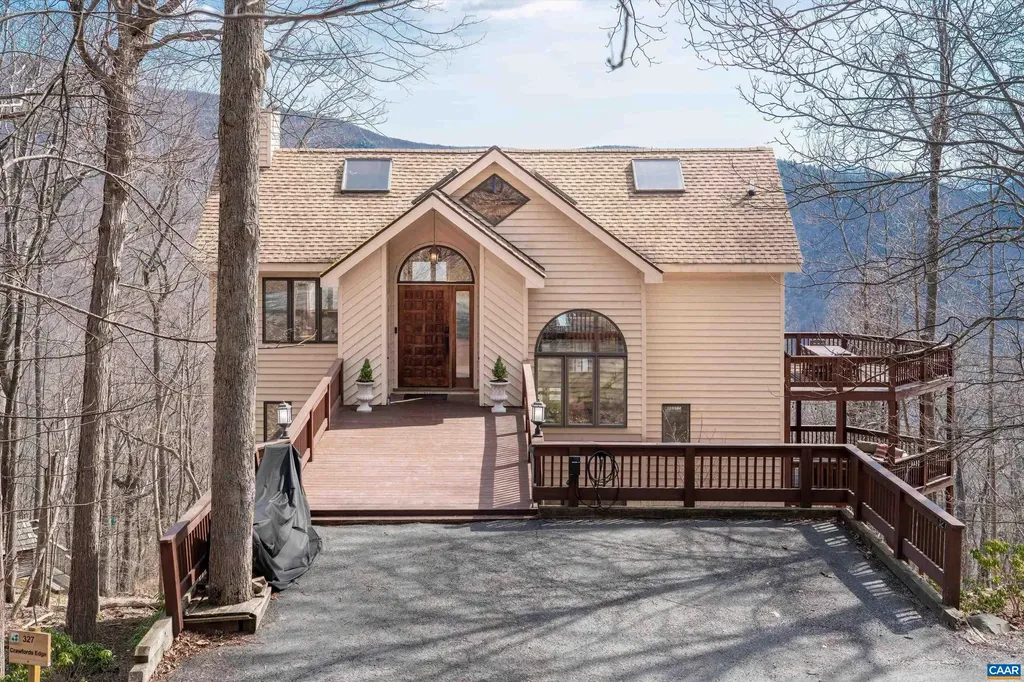 327 Crawfords Edge Roseland VA 22967