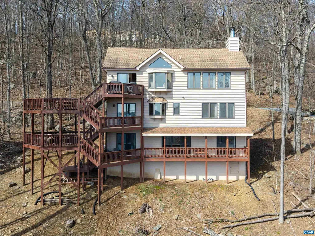 327 Crawfords Edge Roseland VA 22967