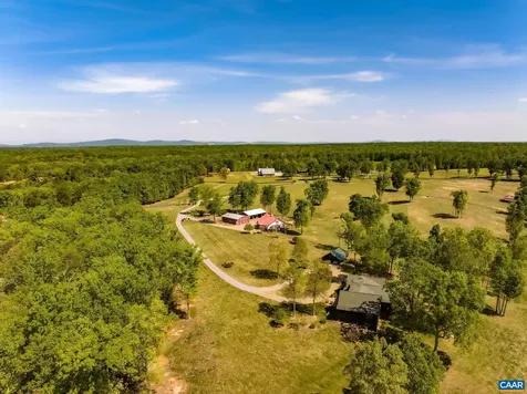 615 Riggs Road Louisa VA 23093