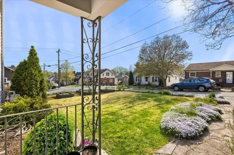 907 Selma Boulevard Staunton VA 24401