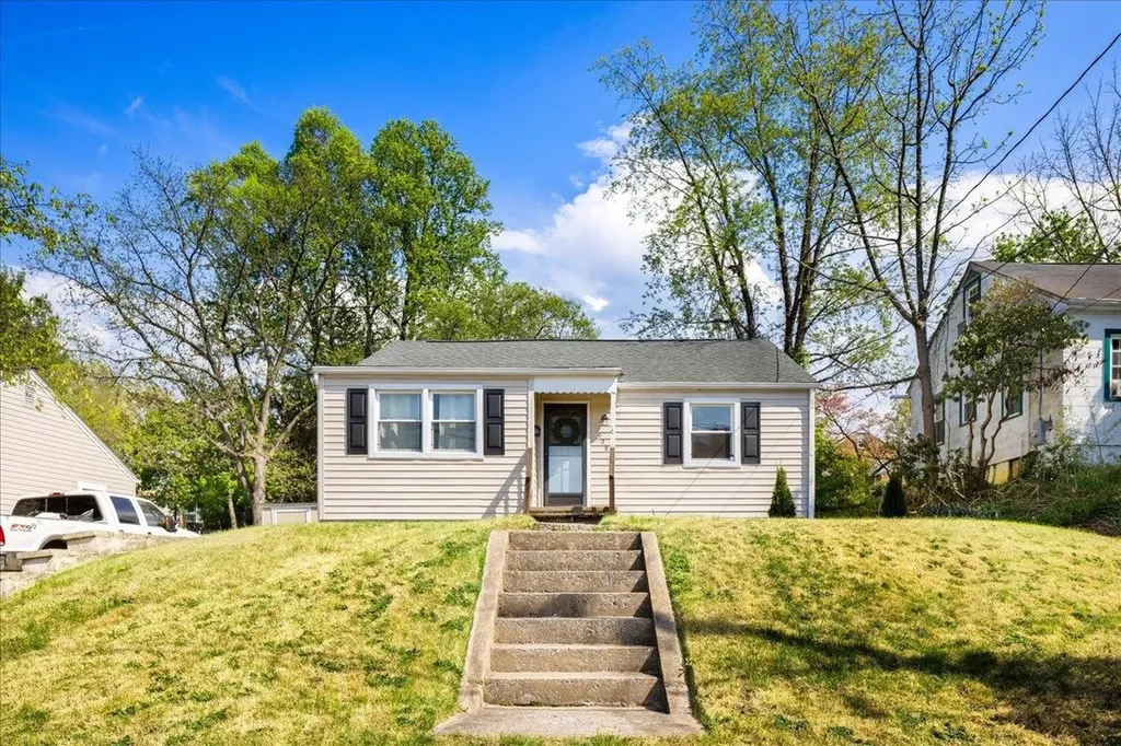 428 Poplar Avenue S Waynesboro VA 22980