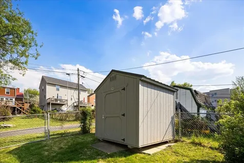 428 Poplar Avenue S Waynesboro VA 22980