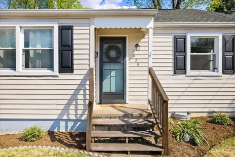 428 Poplar Avenue S Waynesboro VA 22980