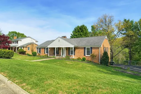505 Victoria Drive Staunton VA 24401