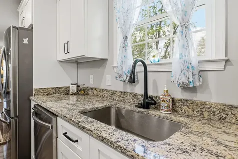 206 Summit Avenue W Elkton VA 22827