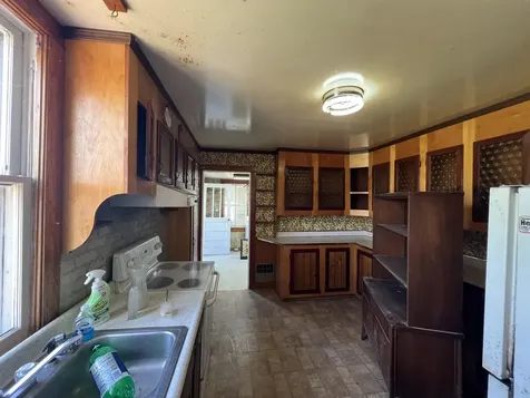 203 6th Street Grottoes VA 24441