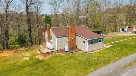 9 Hoagie Lane Swoope VA 24479