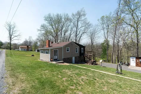 9 Hoagie Lane Swoope VA 24479
