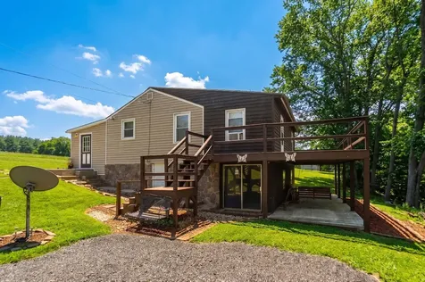 9 Hoagie Lane Swoope VA 24479