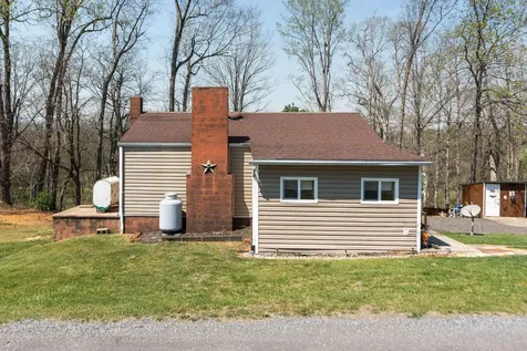 9 Hoagie Lane Swoope VA 24479