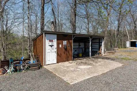 9 Hoagie Lane Swoope VA 24479