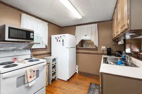 9 Hoagie Lane Swoope VA 24479