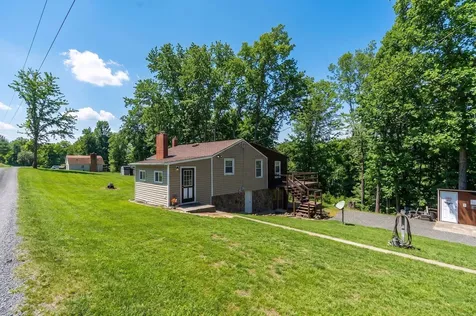 9 Hoagie Lane Swoope VA 24479