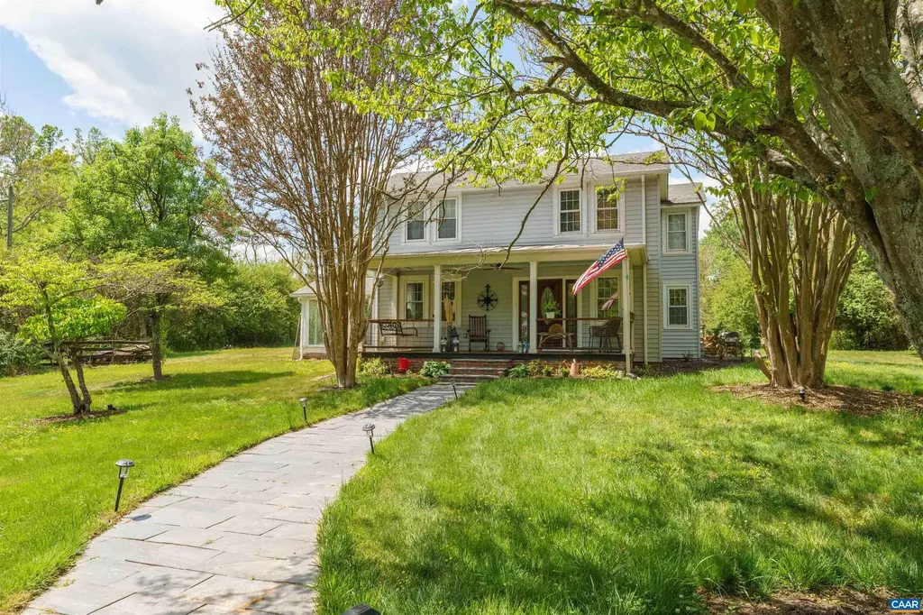 418 James River Road Scottsville VA 24590