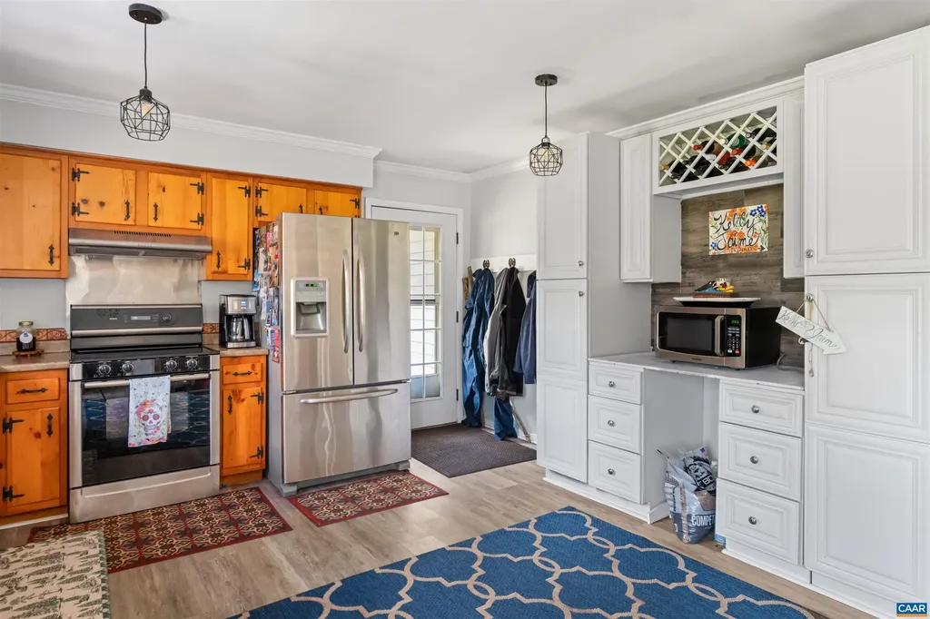 418 James River Road Scottsville VA 24590