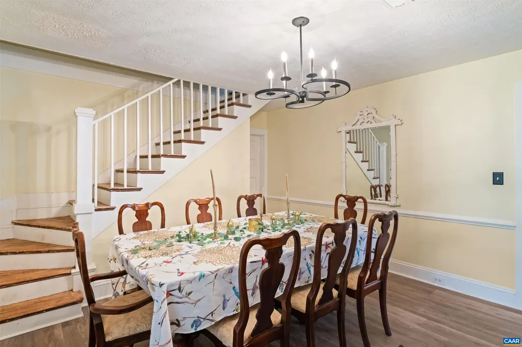 418 James River Road Scottsville VA 24590