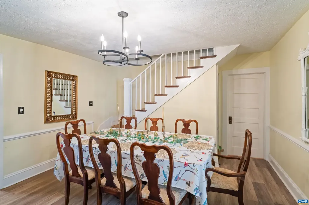418 James River Road Scottsville VA 24590