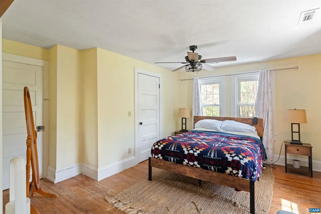 418 James River Road Scottsville VA 24590