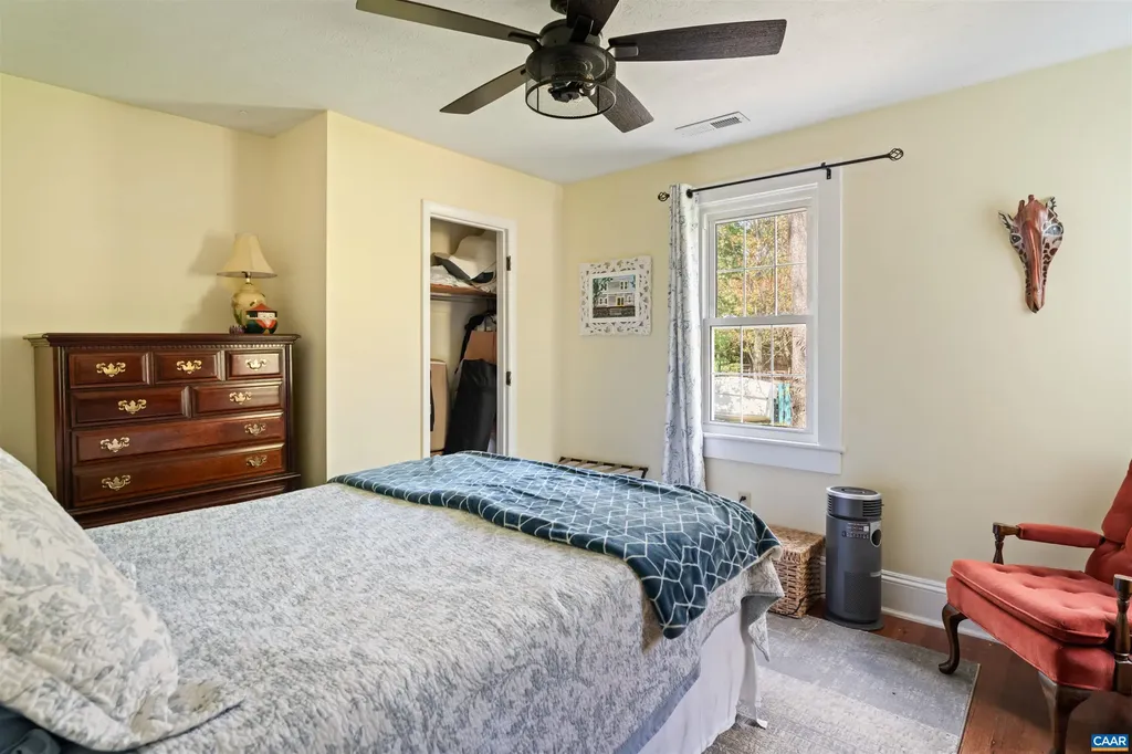 418 James River Road Scottsville VA 24590