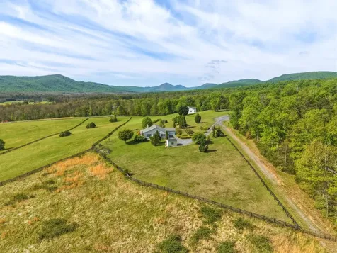 340 Nazareth Drive Fort Valley VA 22652