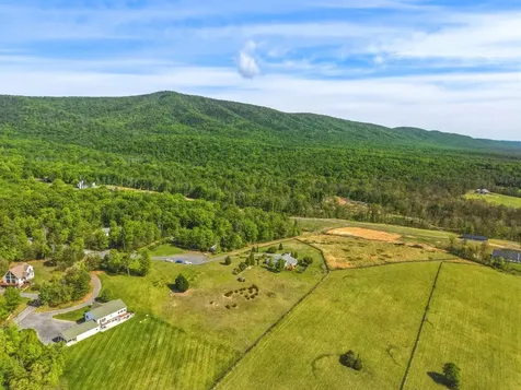 340 Nazareth Drive Fort Valley VA 22652