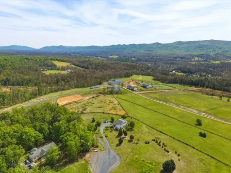 340 Nazareth Drive Fort Valley VA 22652