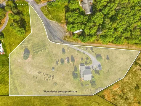 340 Nazareth Drive Fort Valley VA 22652